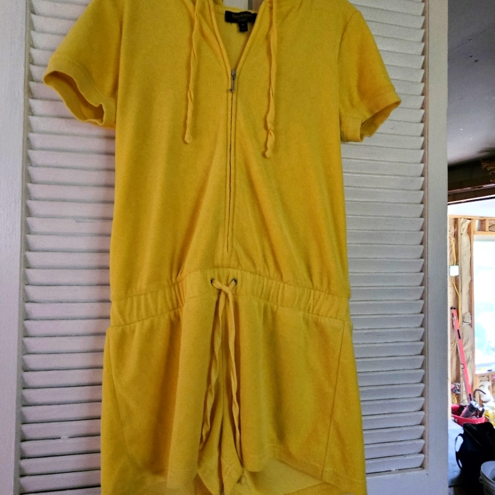 Juicy Couture Black Label Yellow Terrycloth Hood Zip Front Romper Shorts Size M